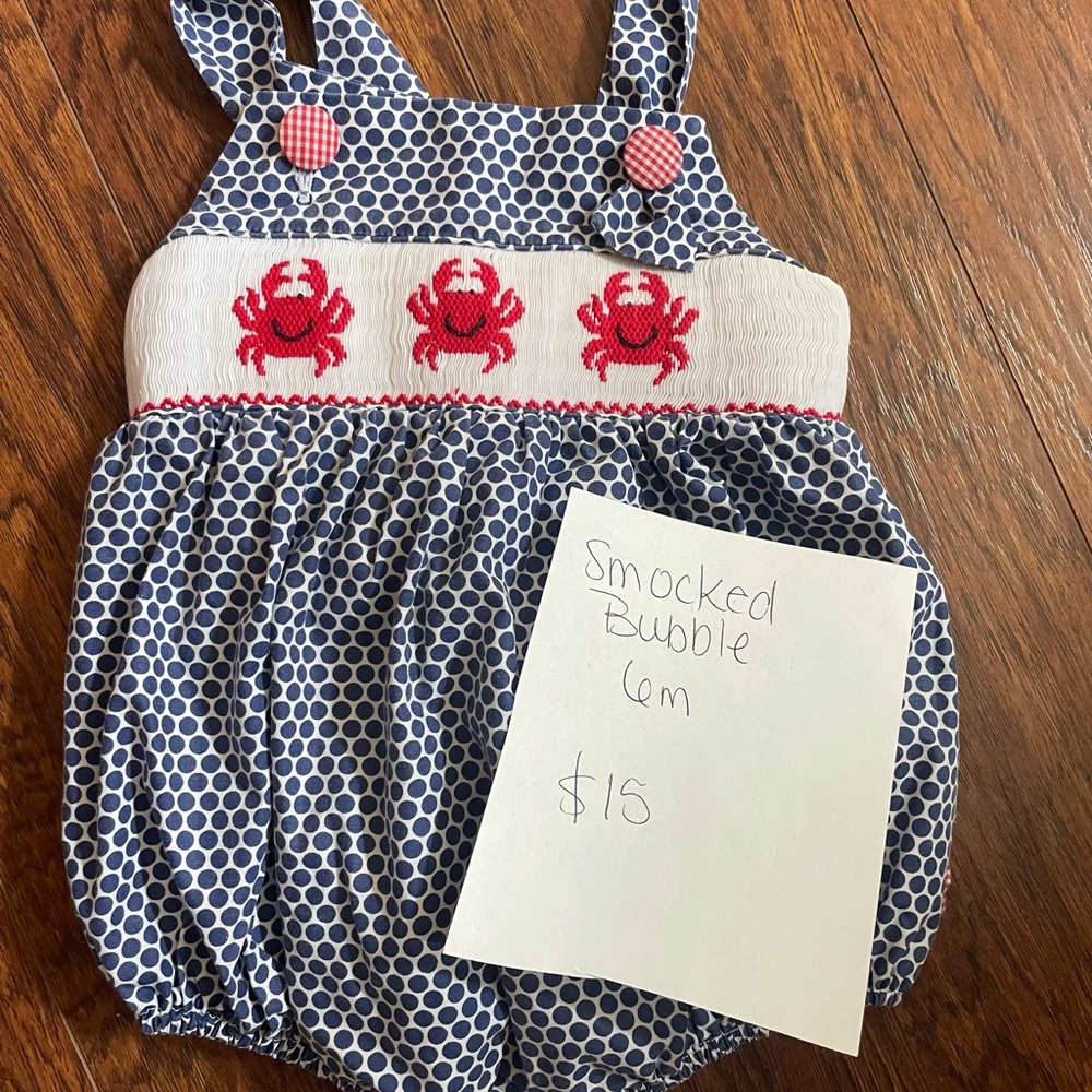 Crab and pink bubble